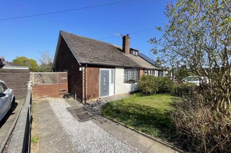 2 bedroom semi-detached bungalow for sale