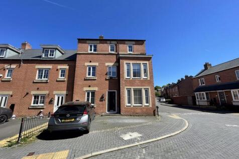 6 bedroom town house for sale