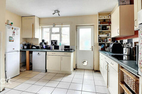 Oaks Road, Kenilworth 3 bed terraced house for sale