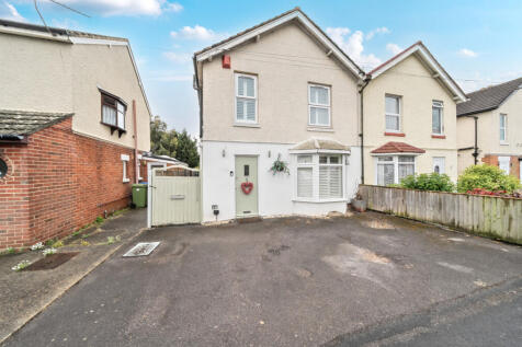 Elms Road, Hampshire PO16 1 bed maisonette for sale