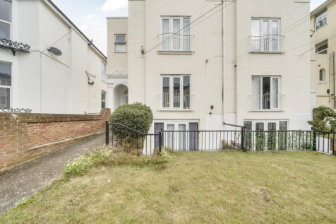 Auckland Road East, Hampshire PO5 2 bed flat for sale