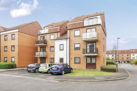Horse Sands Close, Southsea PO4 3 bed flat for sale