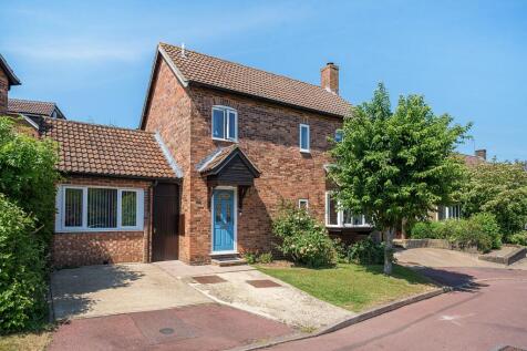 Ivar Gardens, Lychpit, Basingstoke, RG24 4 bed detached house for sale