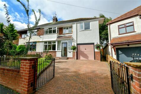 4 bedroom semi-detached house for sale