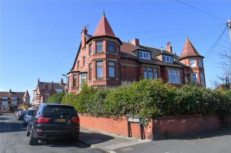 3 bedroom flat for sale