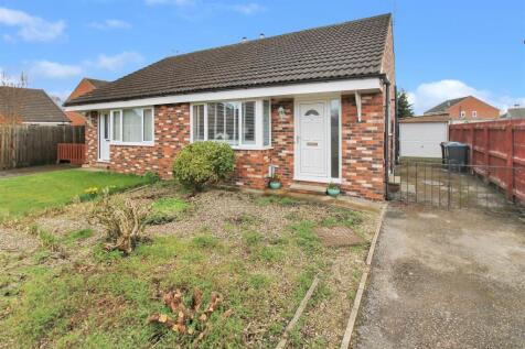 2 bedroom semi-detached bungalow for sale