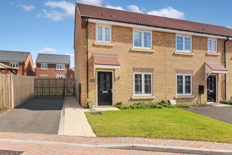 3 bedroom semi-detached house for sale