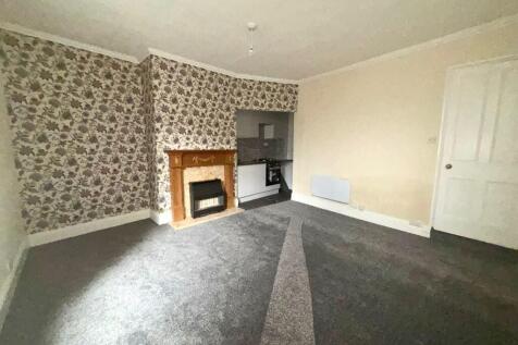 Back High Street, Thornton, Bradford 2 bed terraced house for sale