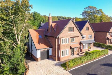 5 bedroom detached house for sale