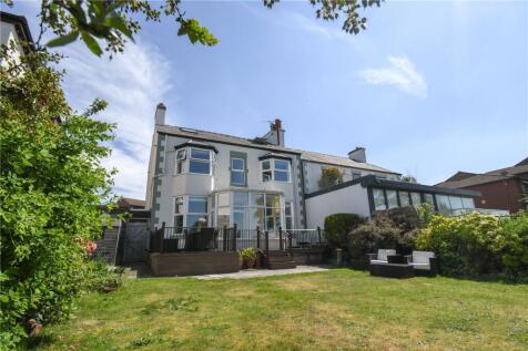 6 bedroom detached house for sale
