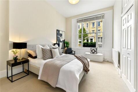 Eardley Crescent, London, SW5 2 bed apartment for sale