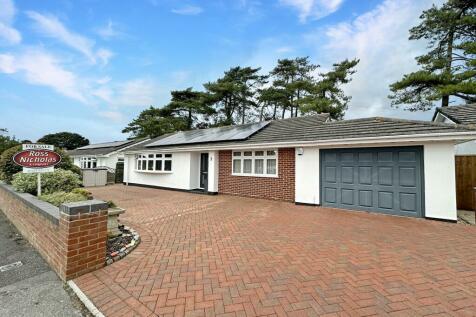 3 bedroom detached bungalow for sale