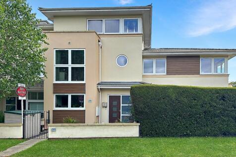 Smugglers Lane North, Highcliffe... 4 bed townhouse for sale