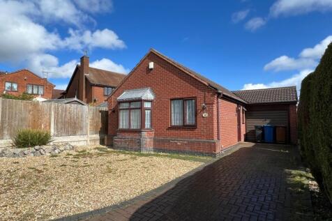 Griffin Close, Burntwood 2 bed detached bungalow for sale