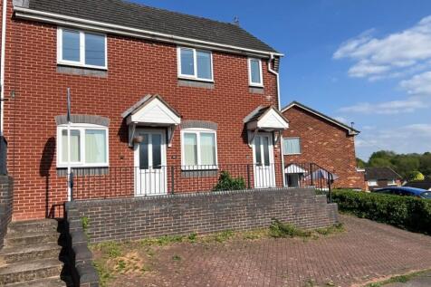 Fernleigh Avenue, Burntwood 1 bed ground floor maisonette for sale