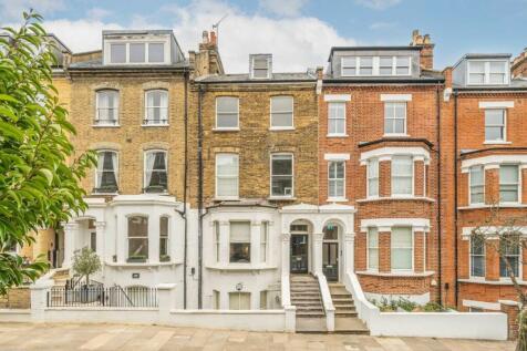 Denning Road, London NW3 3 bed flat for sale