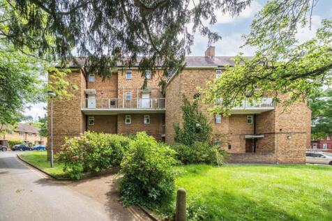 Studholme Court, London NW3 2 bed maisonette for sale
