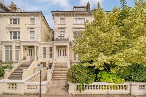 3 bedroom maisonette for sale