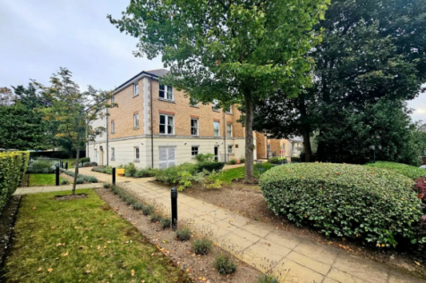 Glen View, Gravesend, DA12 1 bed flat for sale