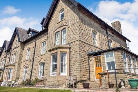 Devonshire Road, Buxton, SK17 2 bed flat for sale
