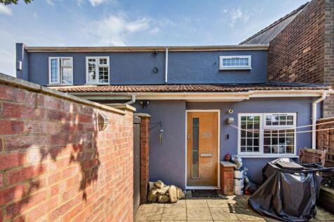 5 bedroom terraced house for sale