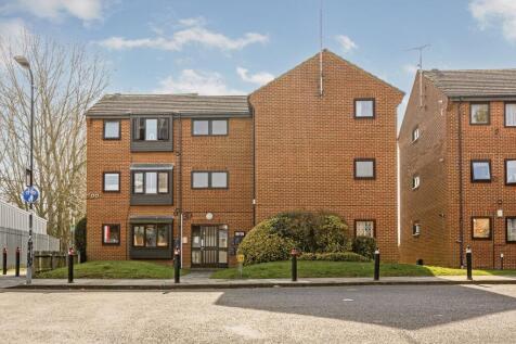 Mansell Road, London, W3 Studio for sale