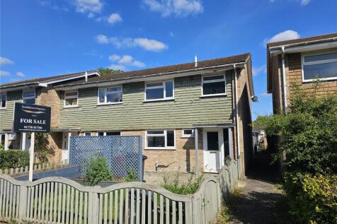 Tufts Field, Midhurst GU29 3 bed end of terrace house for sale