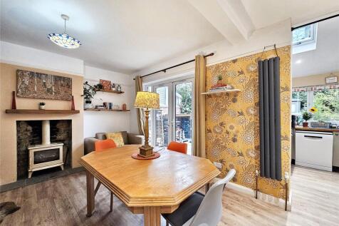 Easebourne Street, Midhurst GU29 3 bed semi