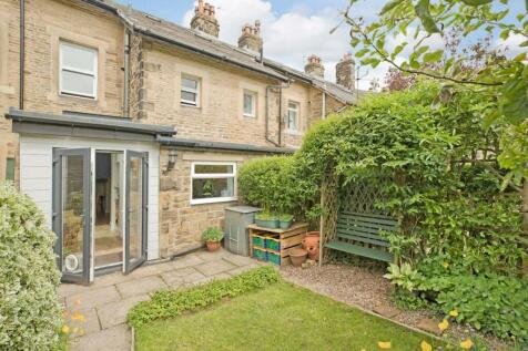 Leicester Crescent, Ilkley LS29 4 bed terraced house for sale