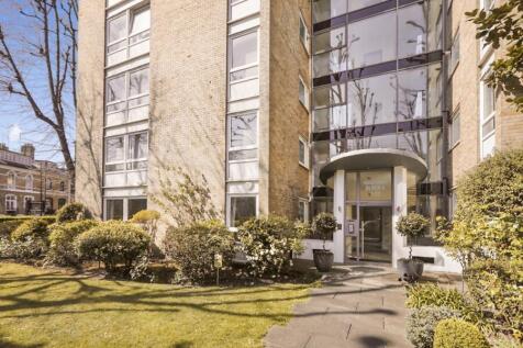 Farley Court, Melbury Road... 3 bed apartment for sale