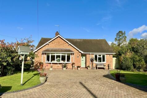 Oak Tree Lane, Cookhill, Alcester 3 bed detached bungalow for sale