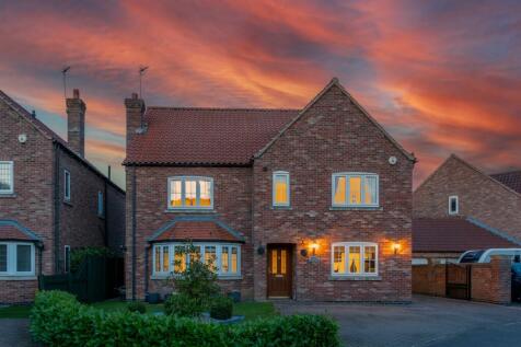 5 bedroom detached house for sale