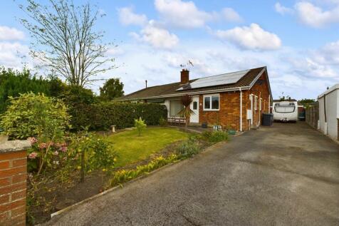 2 bedroom semi-detached bungalow for sale