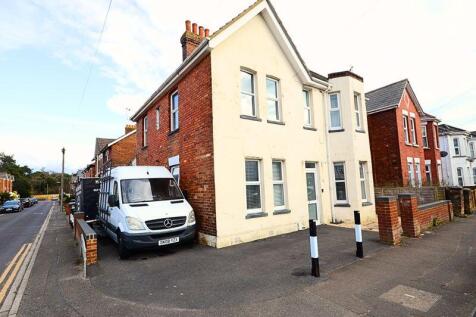 Gloucester Road, Bournemouth BH7 2 bed ground floor flat for sale