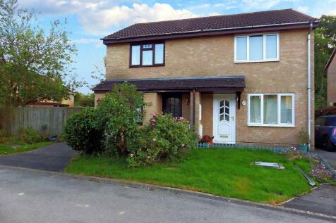 2 bedroom semi-detached house for sale