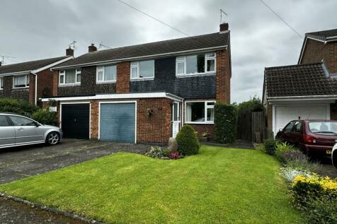 3 bedroom semi-detached house for sale