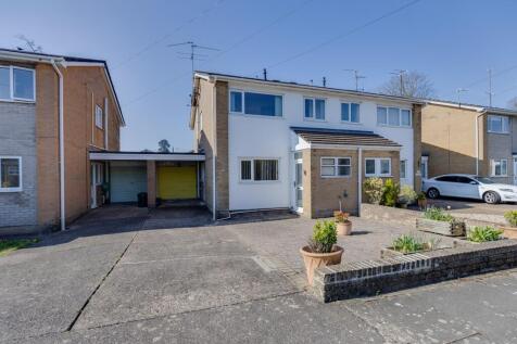 3 bedroom semi-detached house for sale