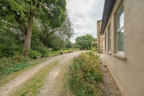 2 bedroom semi-detached bungalow for sale