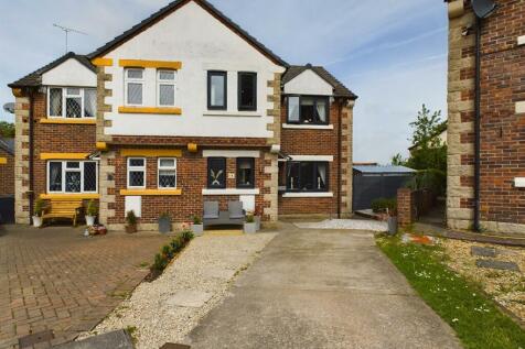 3 bedroom semi-detached house for sale