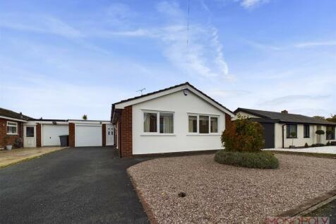 2 bedroom detached bungalow for sale