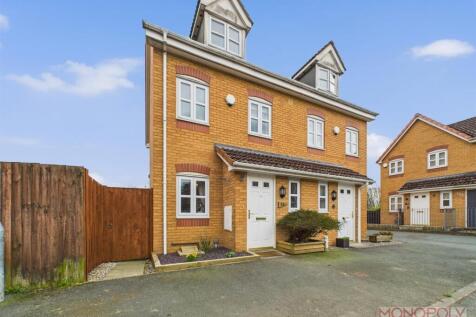 3 bedroom semi-detached house for sale