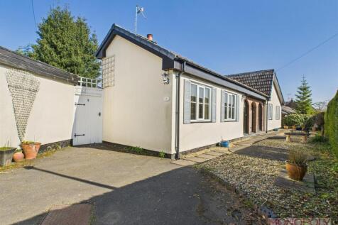 2 bedroom detached bungalow for sale