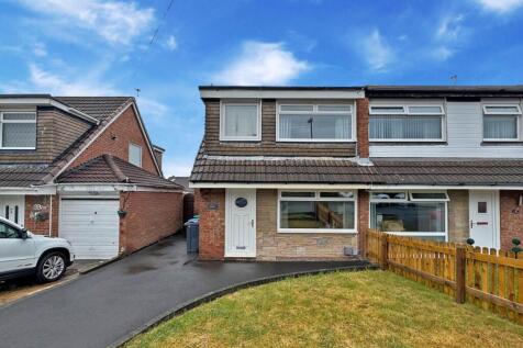 3 bedroom semi-detached house for sale