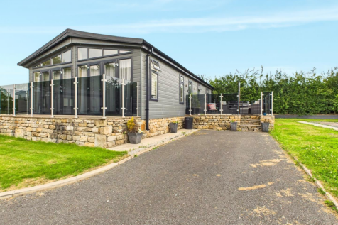 2 bedroom lodge for sale