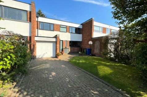 4 bedroom link detached house for sale