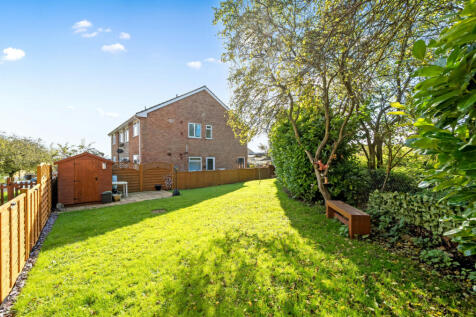 Southview Rise, Alton, Hampshire, GU34 2 bed maisonette for sale