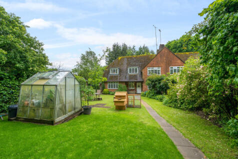 Axford, Basingstoke, Hampshire, RG25 4 bed semi
