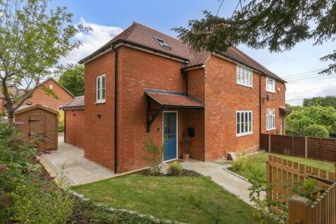 Station Hill, Itchen Abbas... 3 bed semi