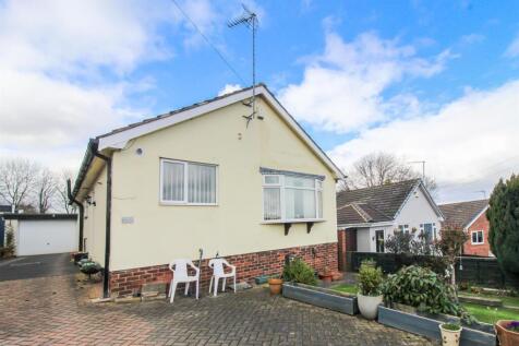 Hall Cliffe Crescent, Wakefield WF4 3 bed detached bungalow for sale