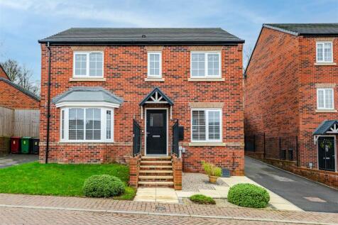 4 bedroom detached house for sale